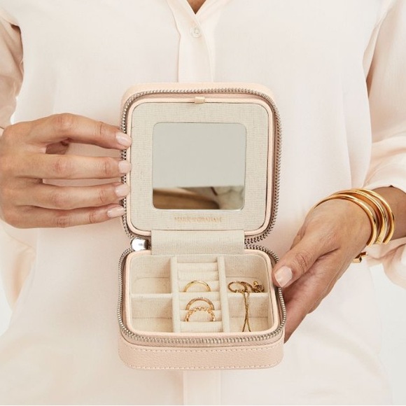 New Mark & Graham small travel jewelry case in camel monogrammed - Picture 9 of 9